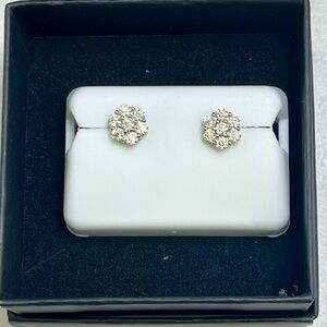 🆕 Moissanite & Sterling Silver Flower Screw Back Stud Earrings $200 retail